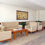 منتجع Costa Queen Suites