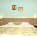 منتجع Costa Queen Suites