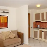 Costa Queen Suites منتجع 3*