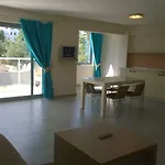Costa Queen Suites غومْبيت