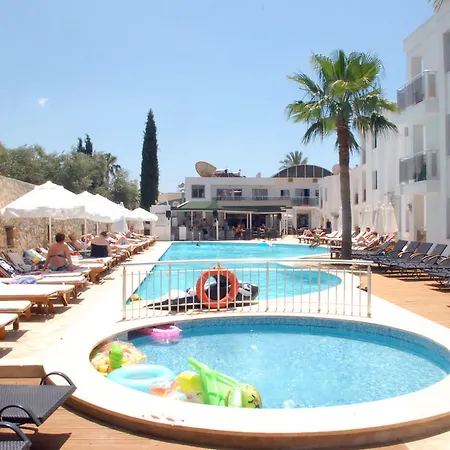 Costa Queen Suites 3*