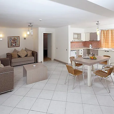 Costa Queen Suites Гумбет