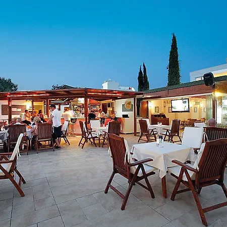 Costa Queen Suites