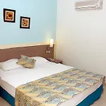 Costa Queen Suites Semesteranläggning (resort)