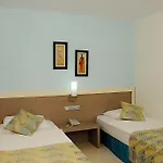 Costa Queen Suites 3*